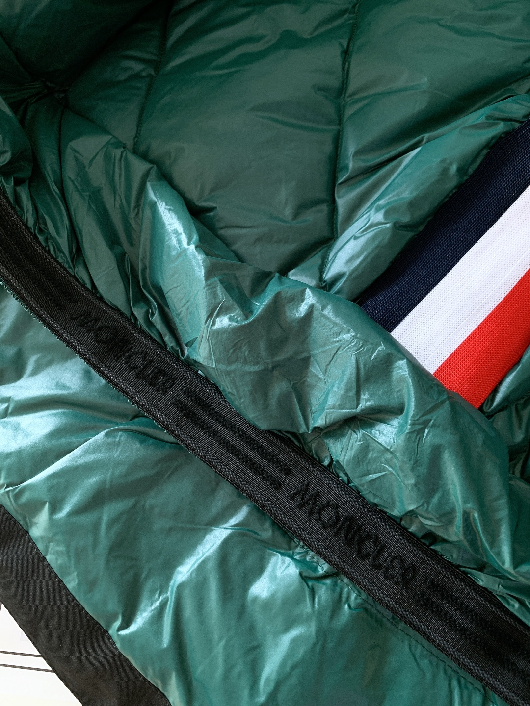 Moncler Down Jacket White Duck Down Black Hooded S-m-l