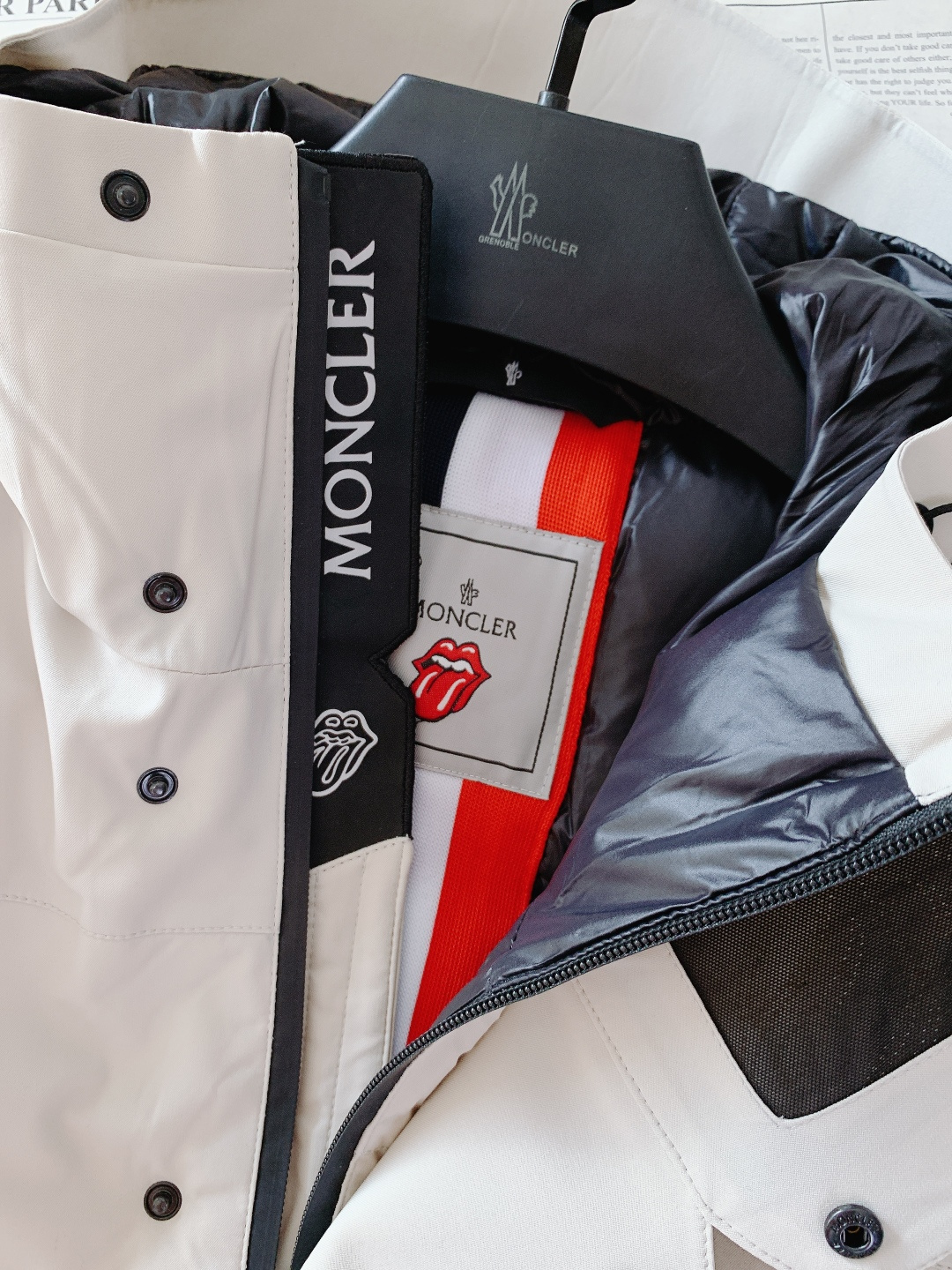 Moncler Down Jacket White Duck Down Black Hooded S-m-l