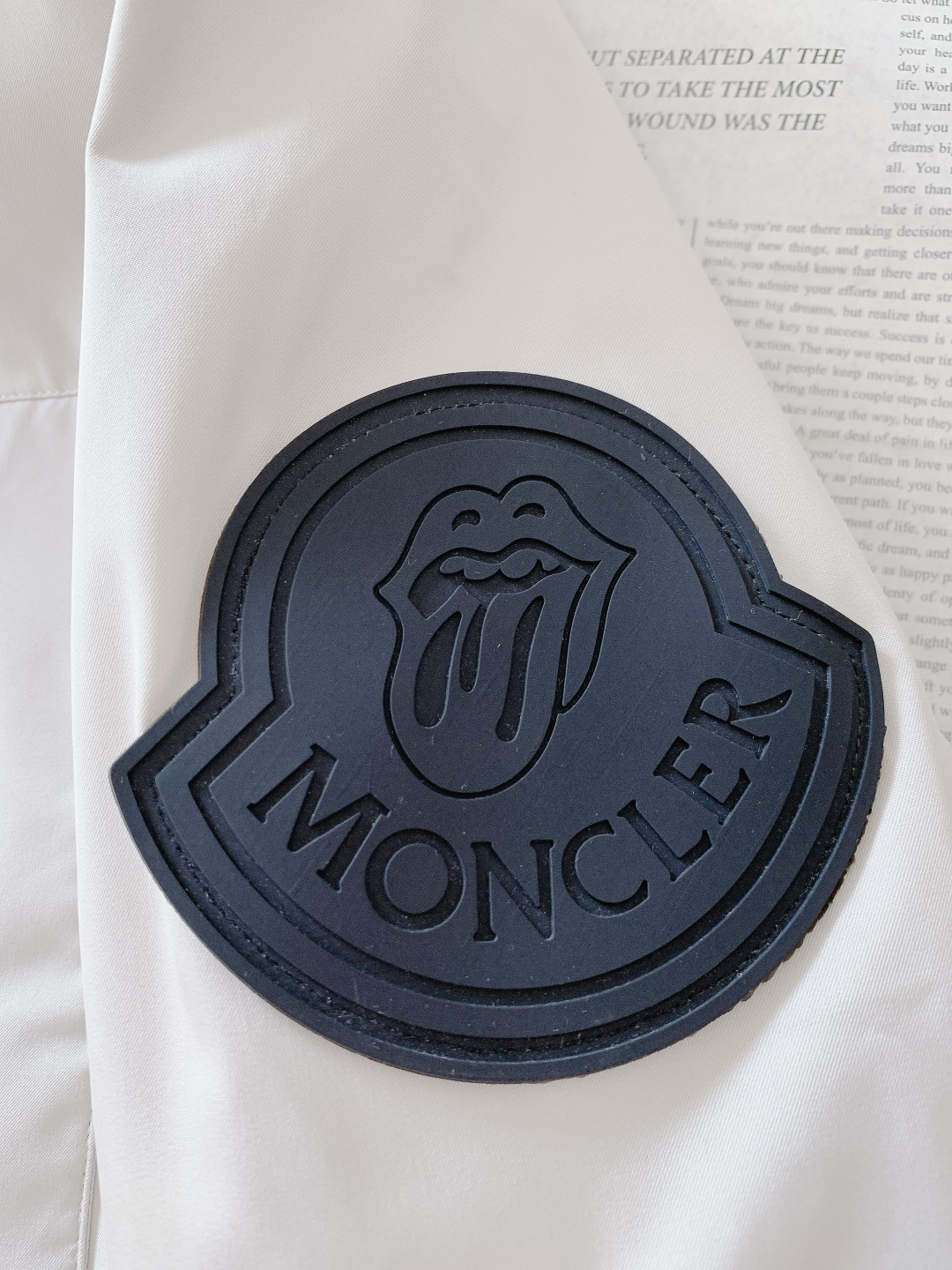 Moncler Down Jacket White Duck Down Black Hooded S-m-l