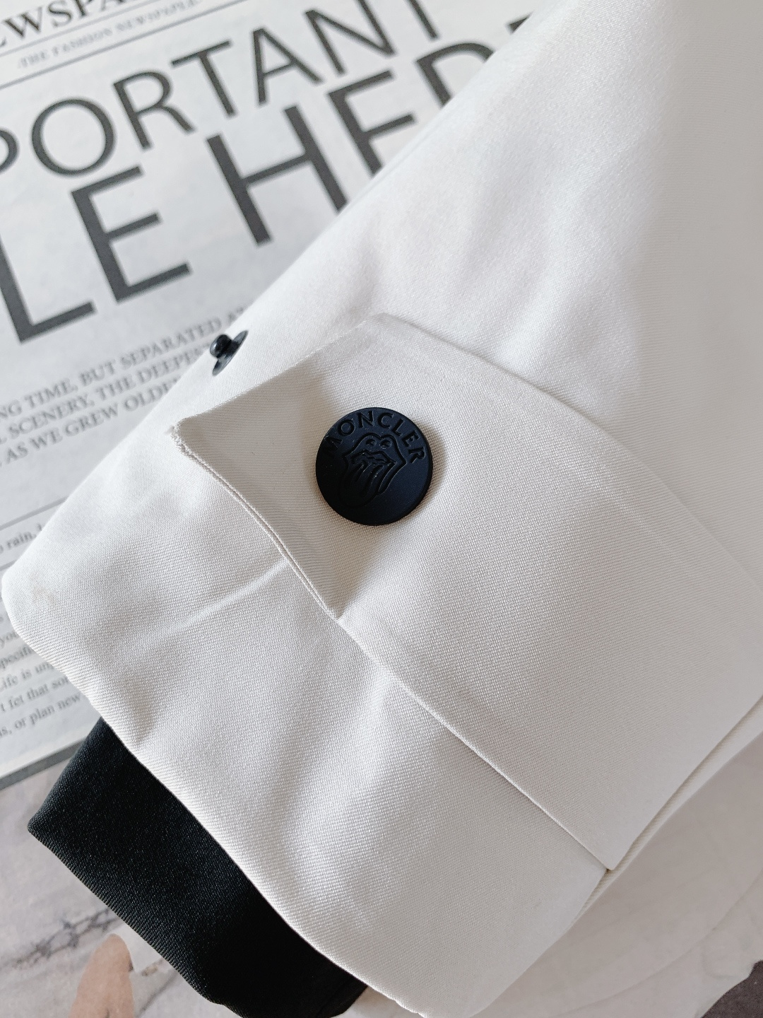 Moncler Down Jacket White Duck Down Black Hooded S-m-l