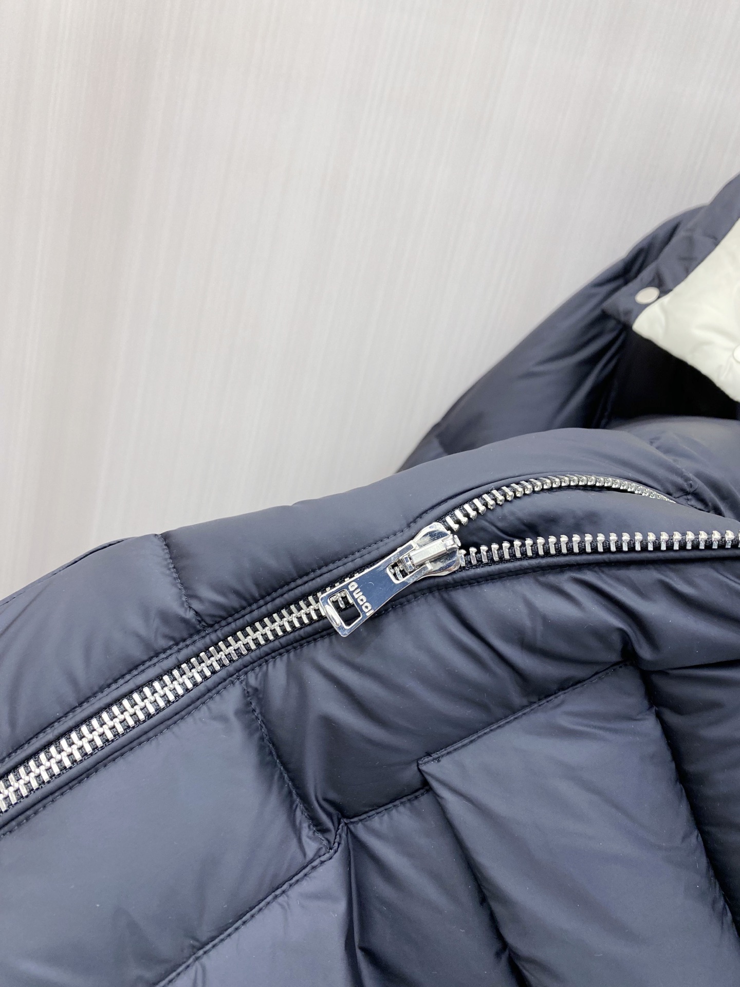 Gucci Basic Clothing White Duck Down 56