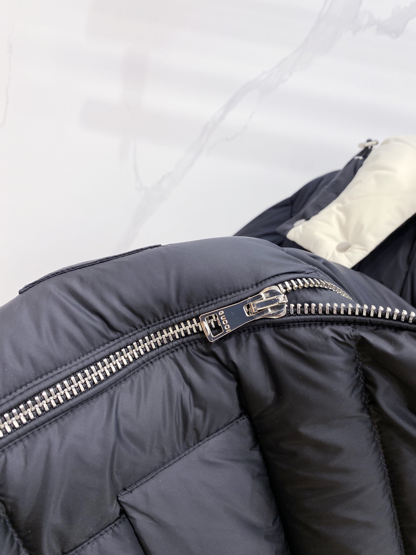 Gucci Basic Clothing White Duck Down 56