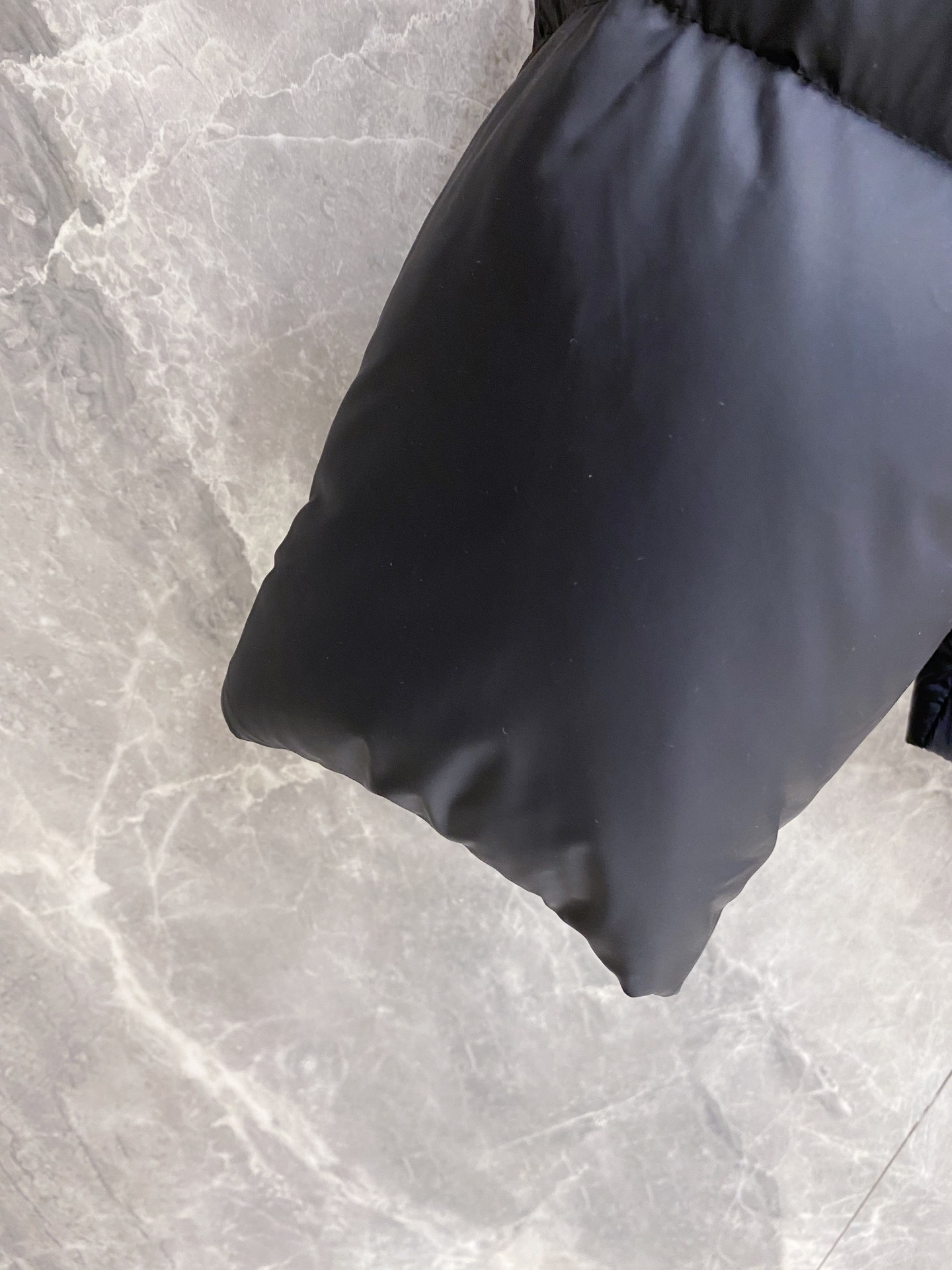 Gucci Basic Clothing White Duck Down 56