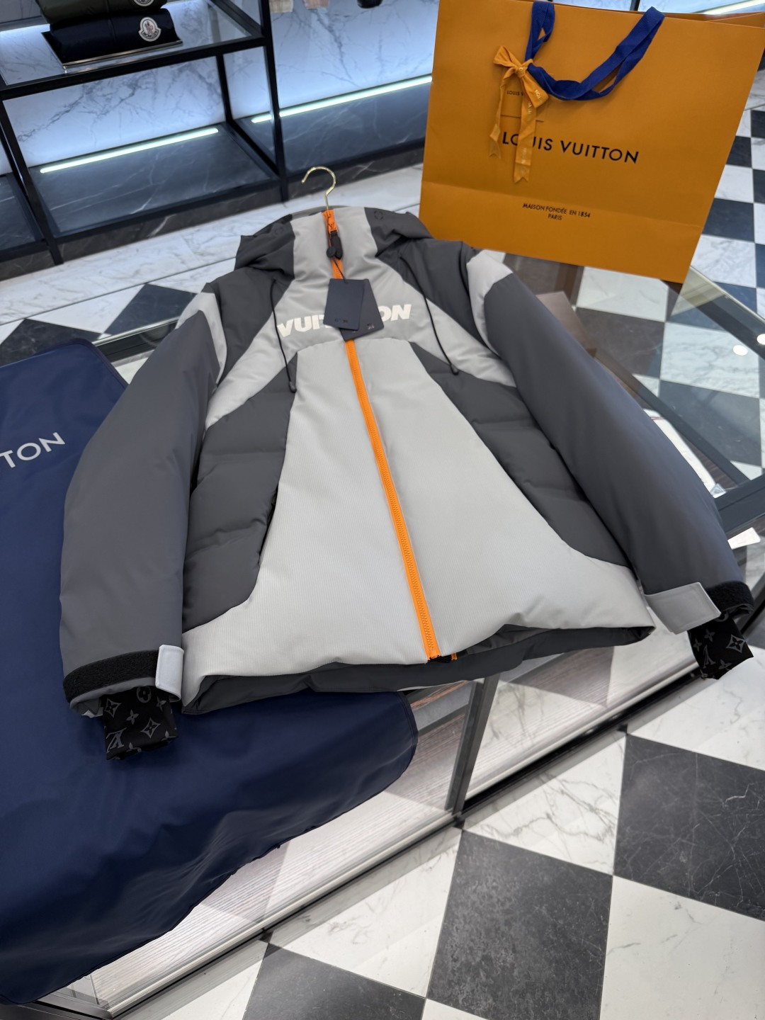 Louis Vuitton Down Jacket Gray Hooded S-l