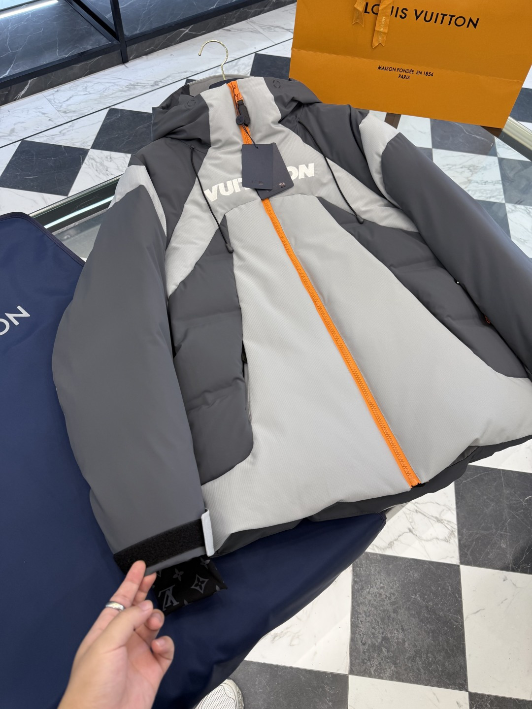 Louis Vuitton Down Jacket Gray Hooded S-l