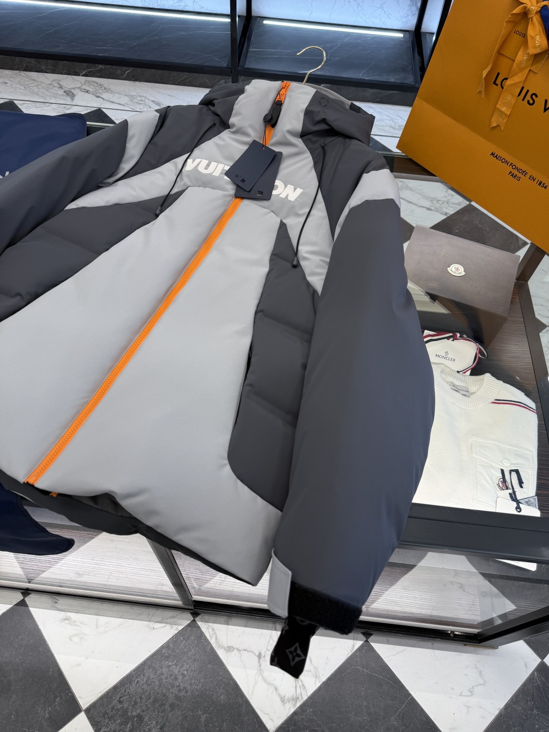 Louis Vuitton Down Jacket Gray Hooded S-l