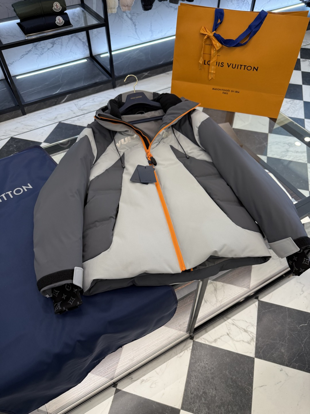 Louis Vuitton Down Jacket Gray Hooded S-l