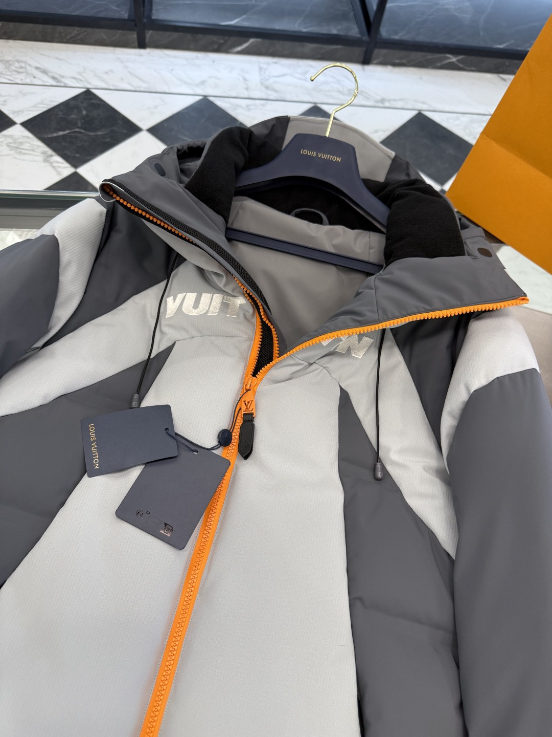 Louis Vuitton Down Jacket Gray Hooded S-l