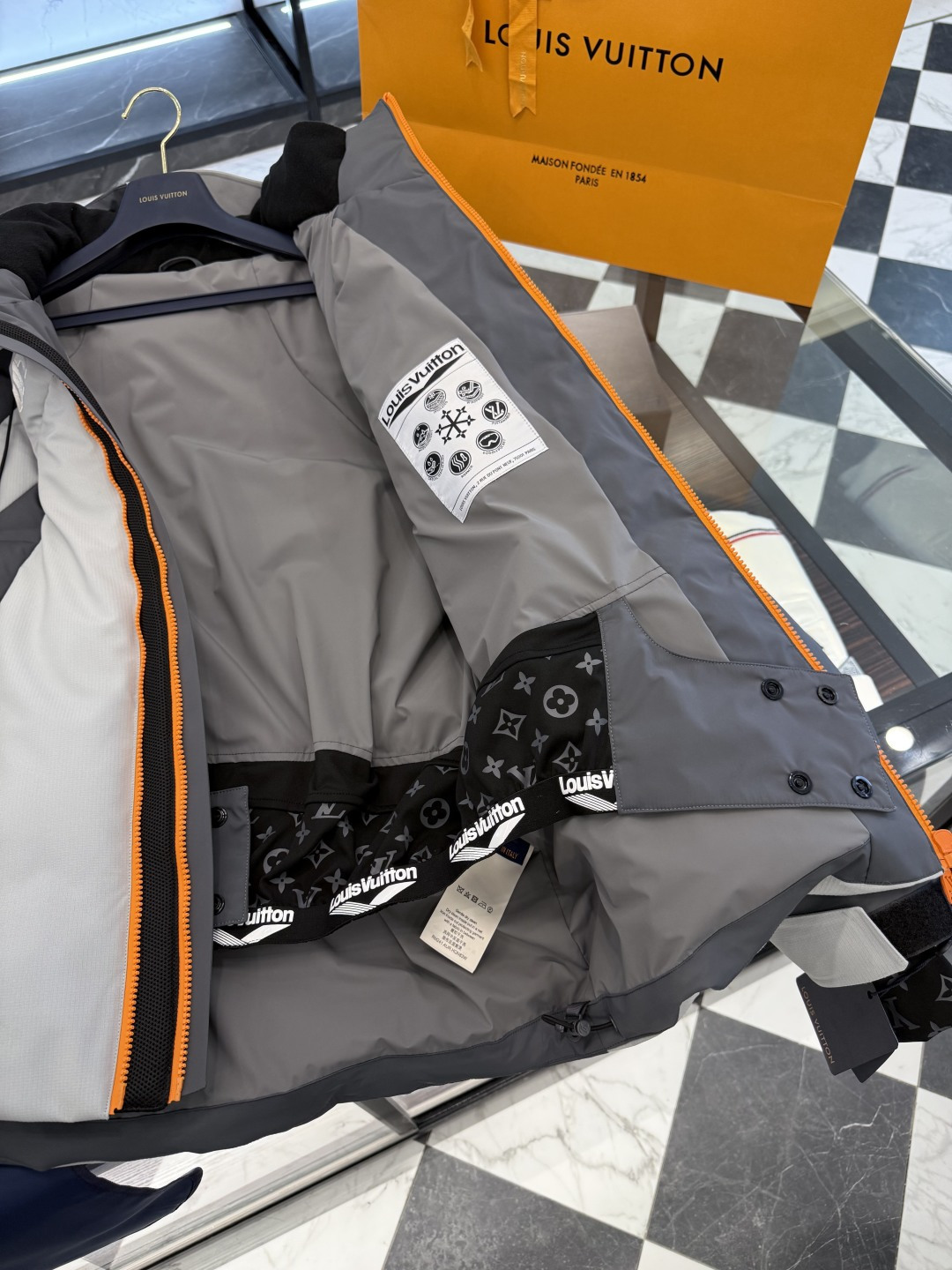 Louis Vuitton Down Jacket Gray Hooded S-l