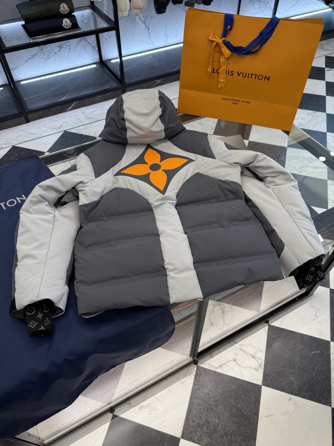 Louis Vuitton Down Jacket Gray Hooded S-l