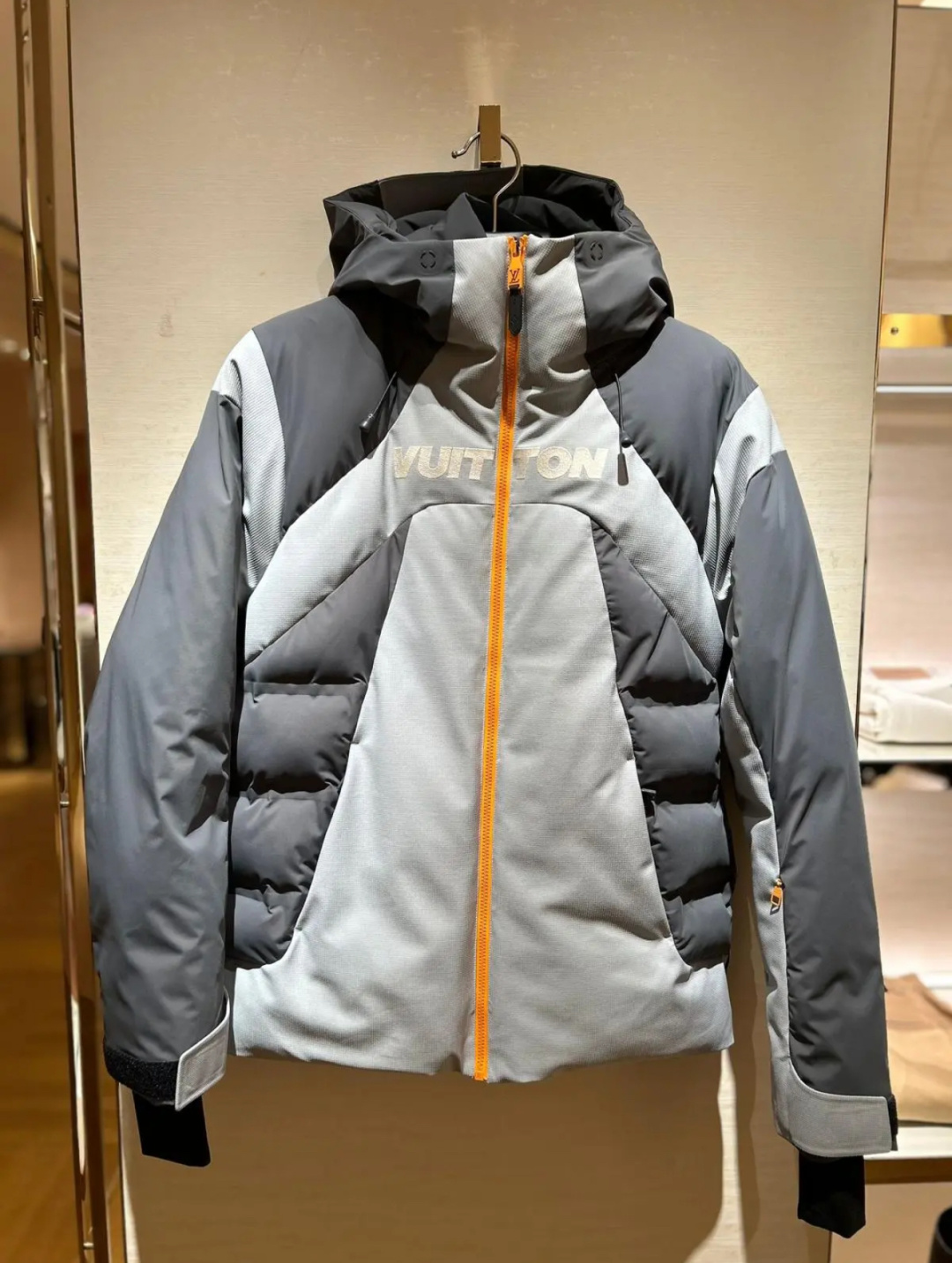 Louis Vuitton Down Jacket Gray Hooded S-l