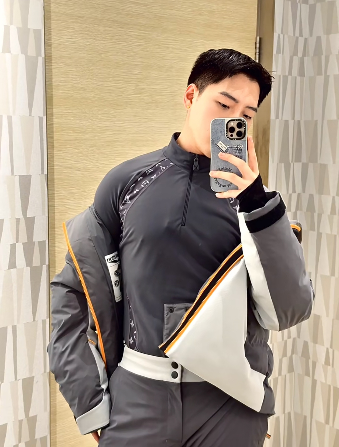 Louis Vuitton Down Jacket Gray Hooded S-l