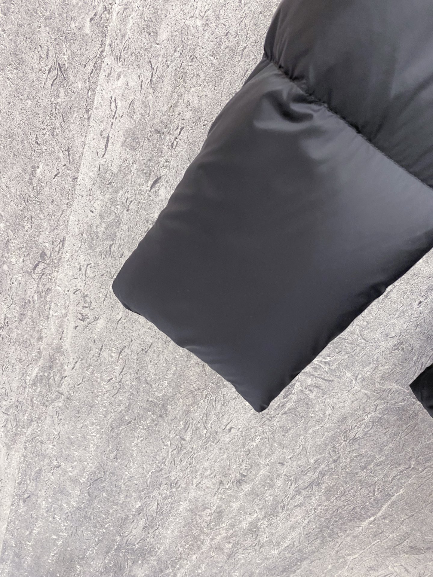 Gucci Basic Clothing White Duck Down 56