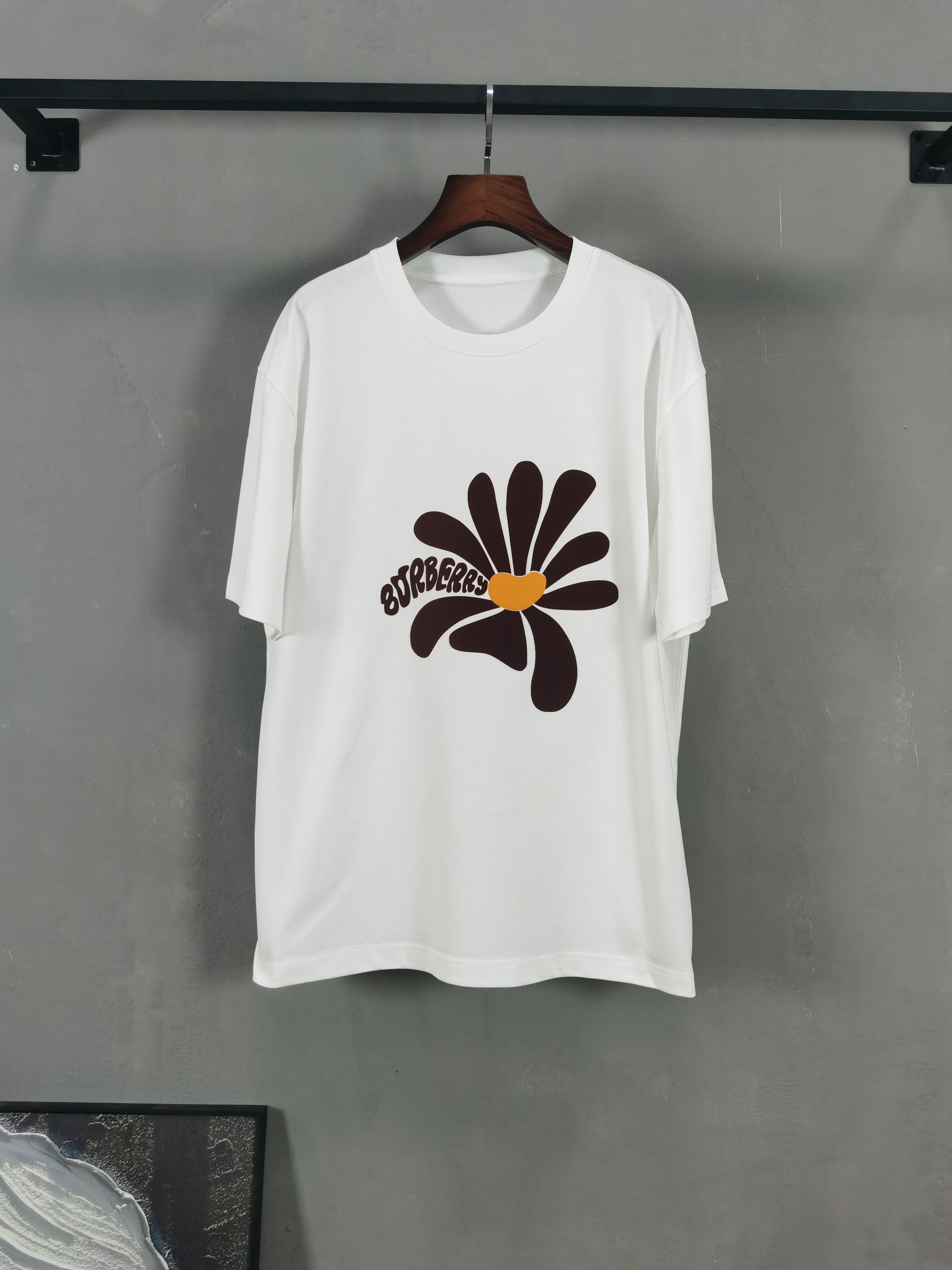 Burberry Basic Clothing Black M-xl