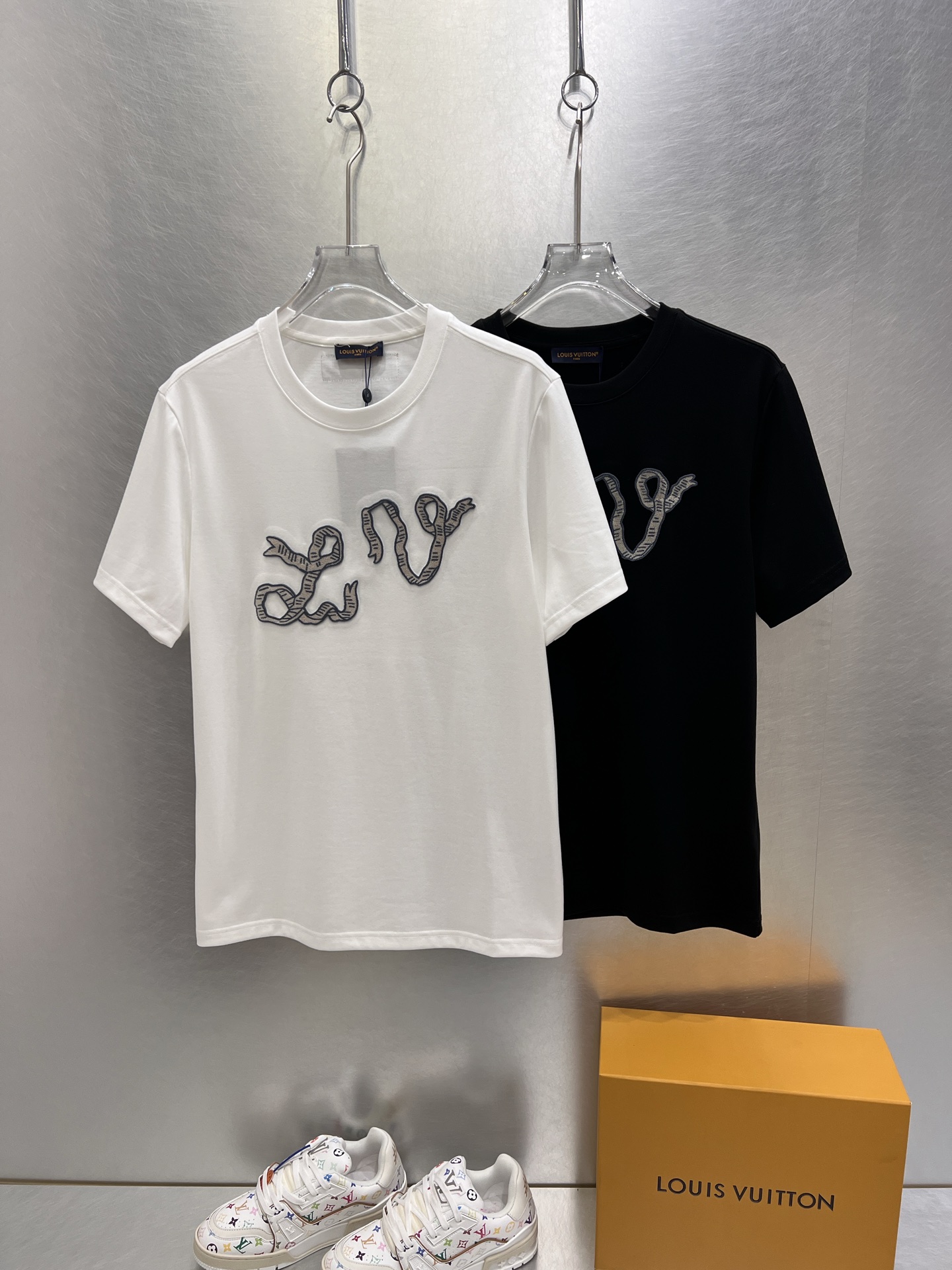 Louis Vuitton Basic Clothing Black S-l-xl