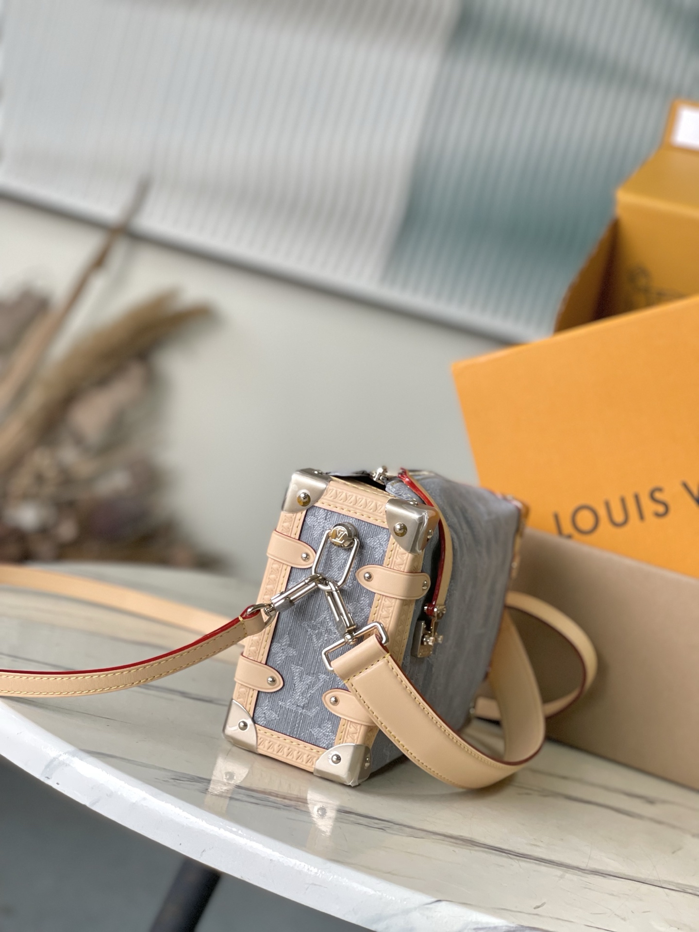 Louis Vuitton Basic Bag M-l-s