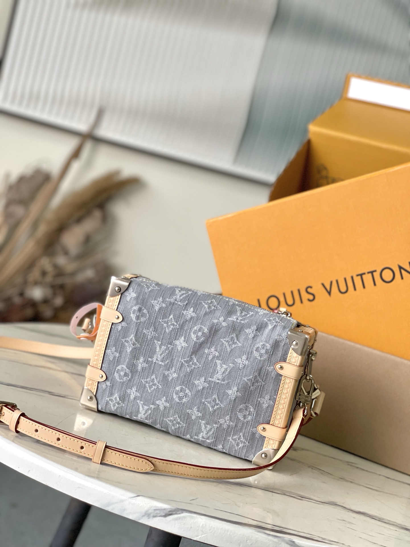 Louis Vuitton Basic Bag M-l-s