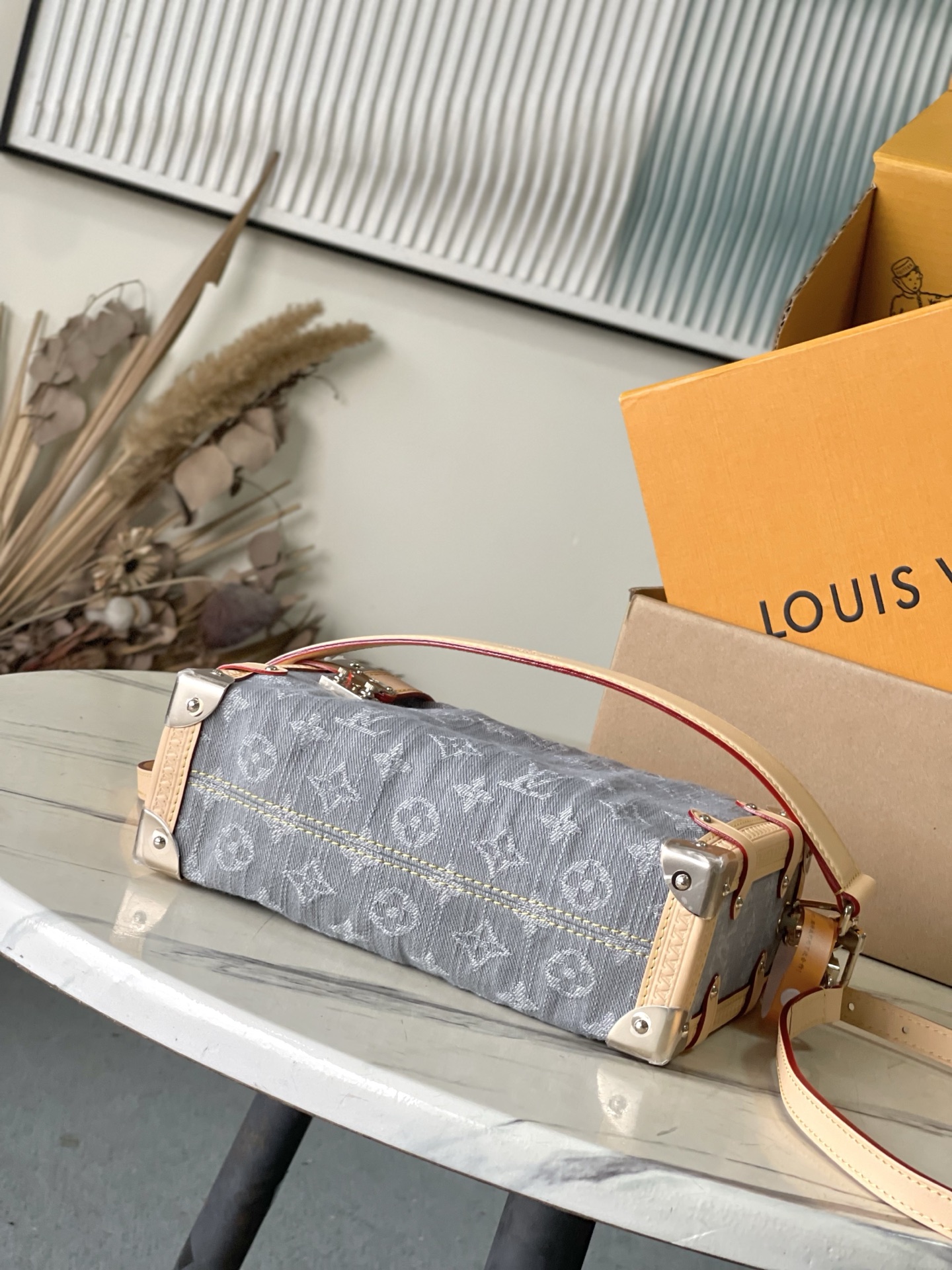 Louis Vuitton Basic Bag M-l-s