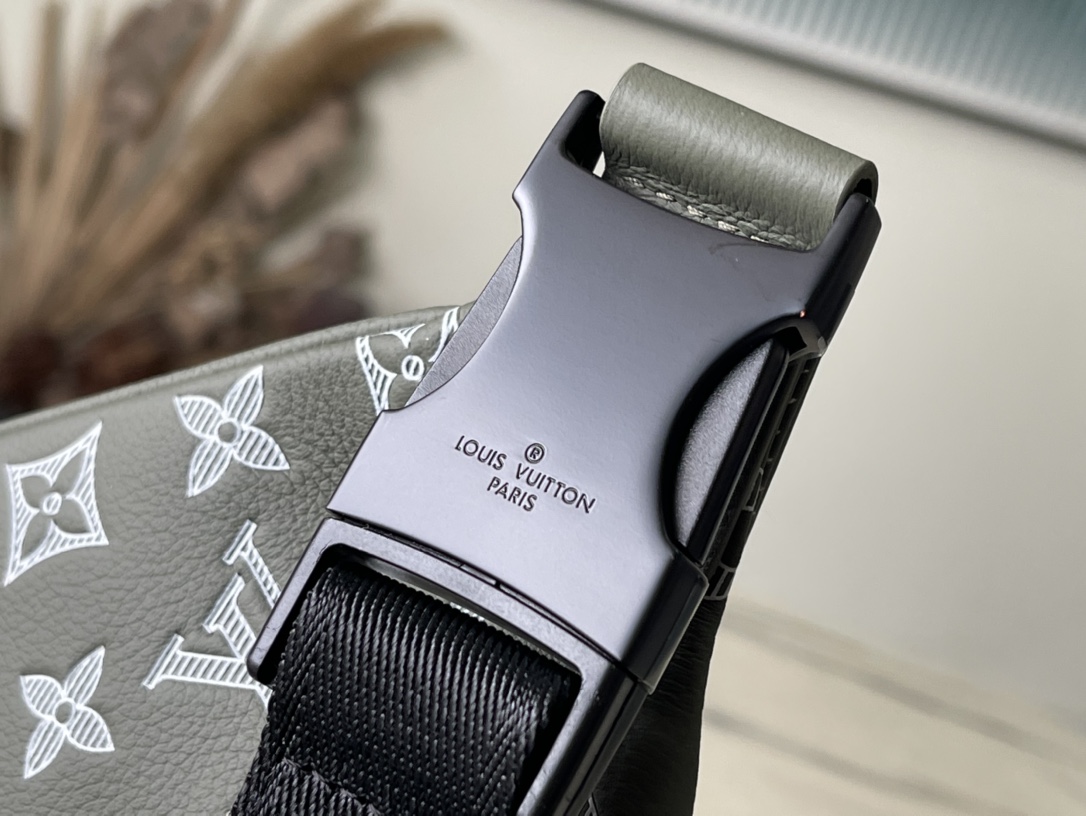 Louis Vuitton Basic Bag Cow Leather M-s