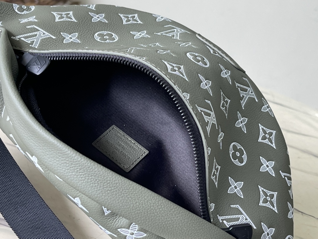 Louis Vuitton Basic Bag Cow Leather M-s