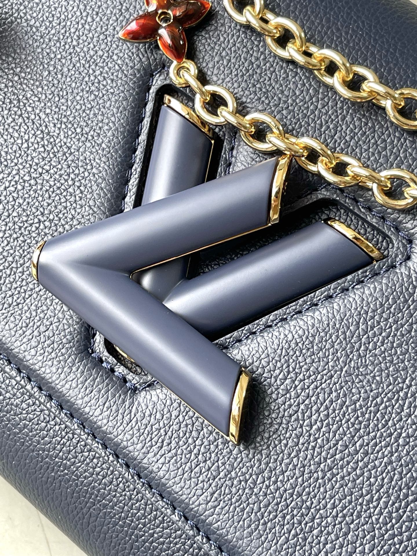 Louis Vuitton Basic Bag Cow Leather M-l-s