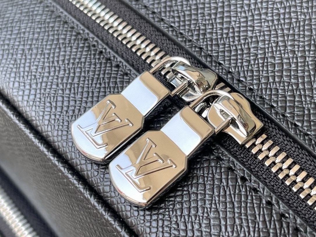 Louis Vuitton Male Backpack Black M