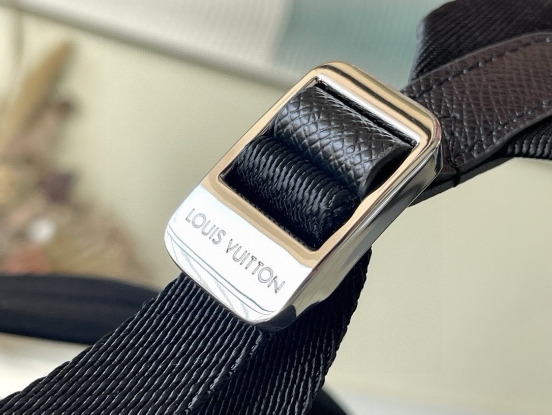 Louis Vuitton Male Backpack Black M