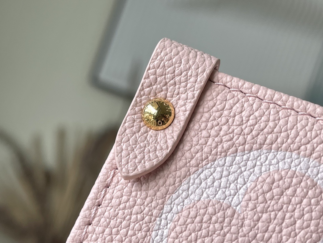 Louis Vuitton Basic Bag M-15cm