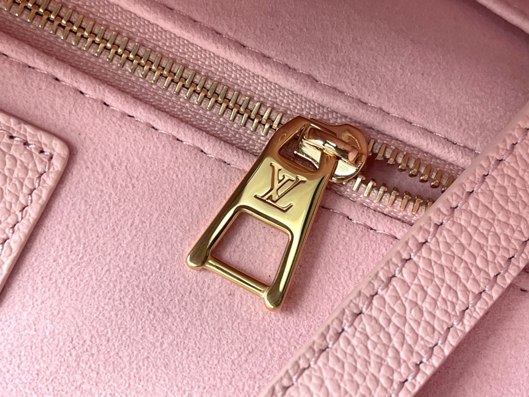 Louis Vuitton Basic Bag M-15cm