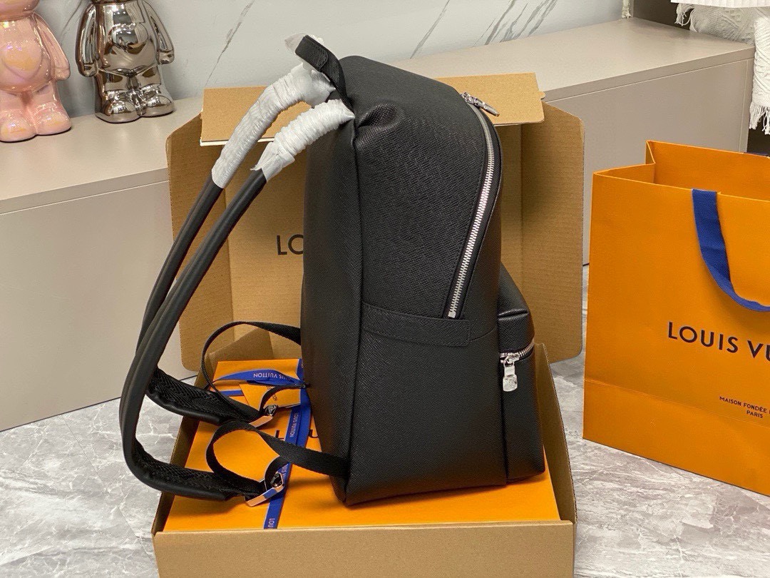 Louis Vuitton Male Backpack Black 20cm-m-l-s