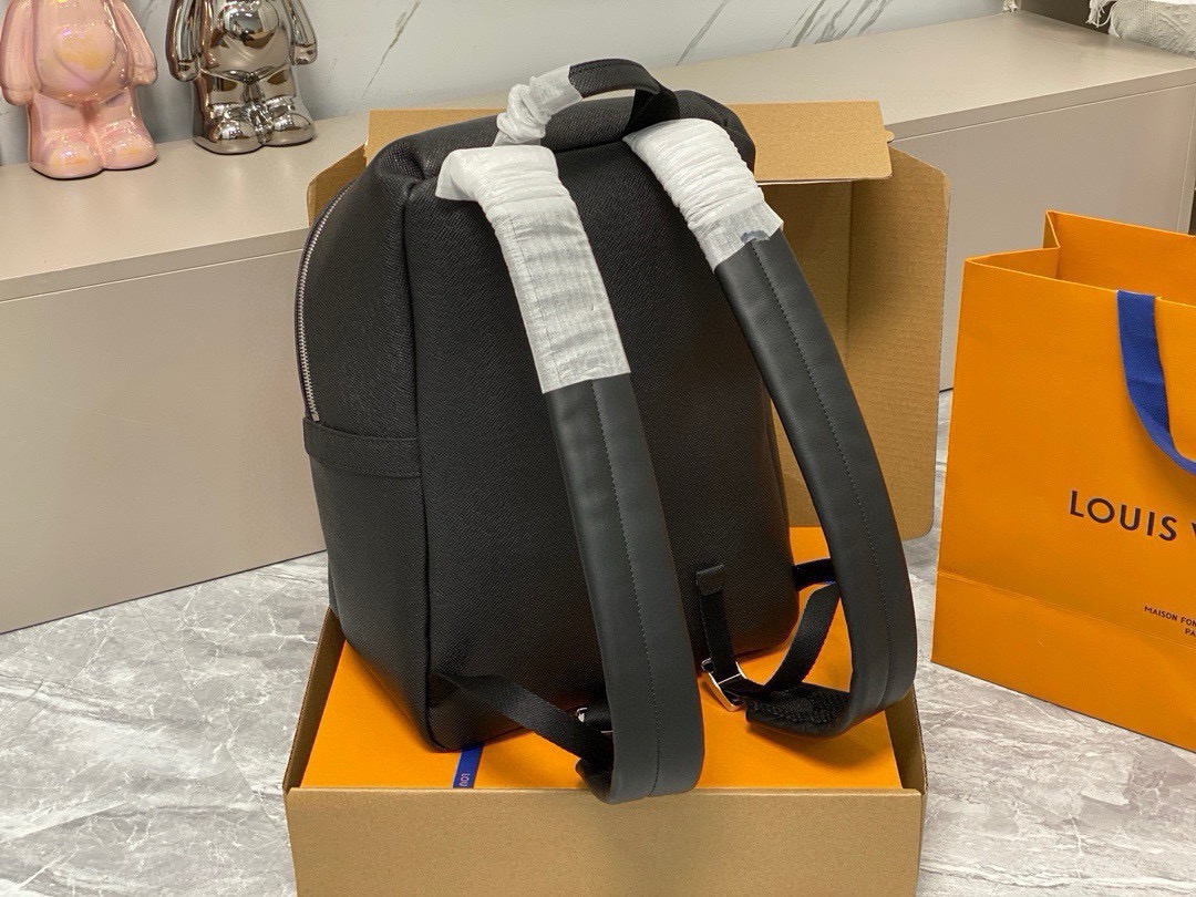 Louis Vuitton Male Backpack Black 20cm-m-l-s