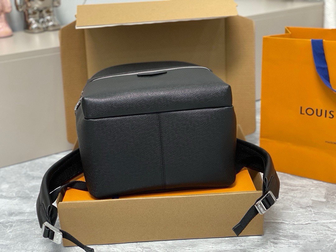 Louis Vuitton Male Backpack Black 20cm-m-l-s