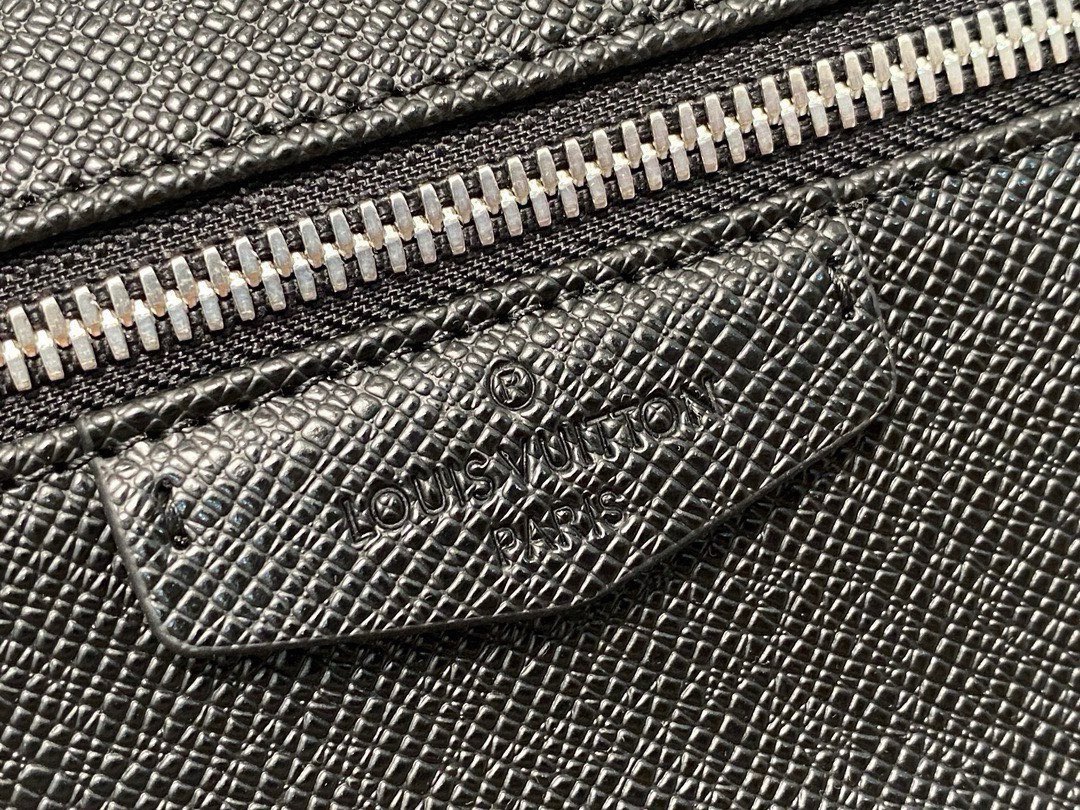 Louis Vuitton Male Backpack Black 20cm-m-l-s