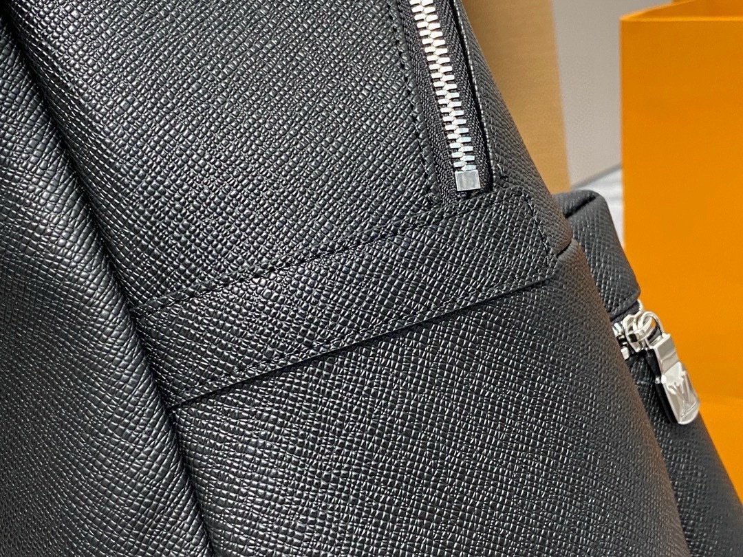 Louis Vuitton Male Backpack Black 20cm-m-l-s