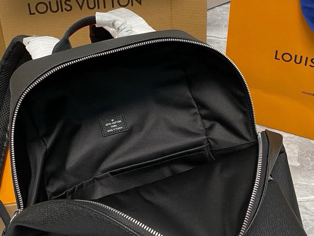 Louis Vuitton Male Backpack Black 20cm-m-l-s