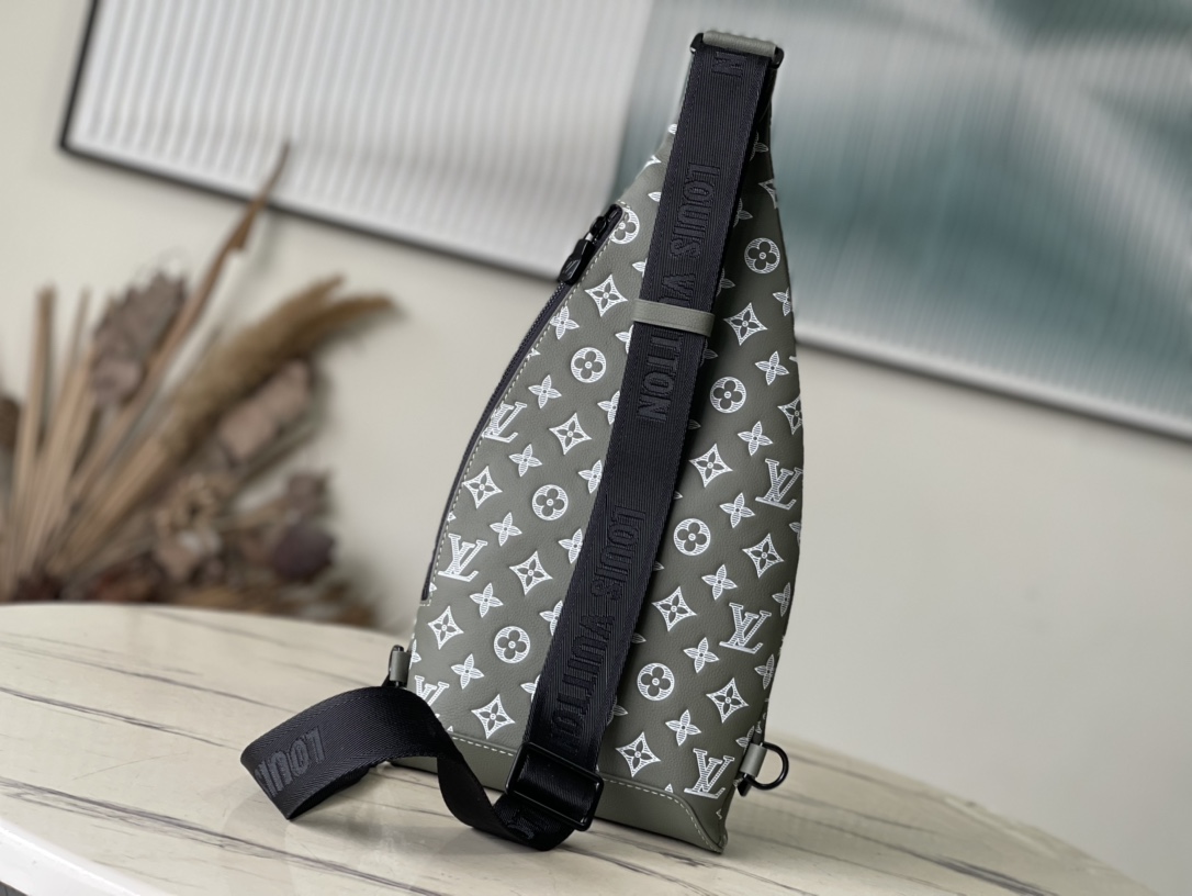 Louis Vuitton Shoulder Bag Cow Leather M