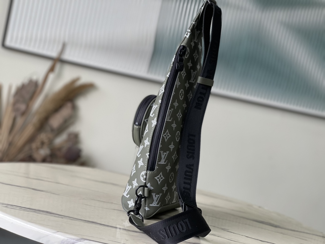 Louis Vuitton Shoulder Bag Cow Leather M