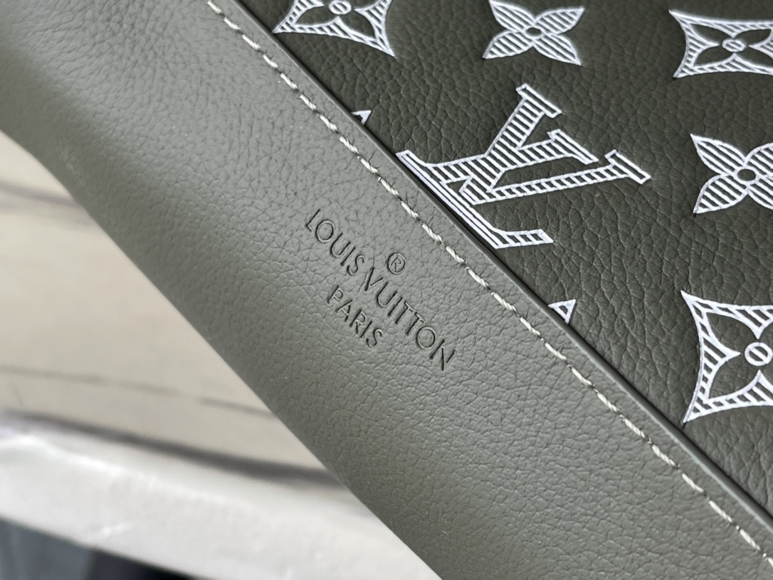 Louis Vuitton Shoulder Bag Cow Leather M