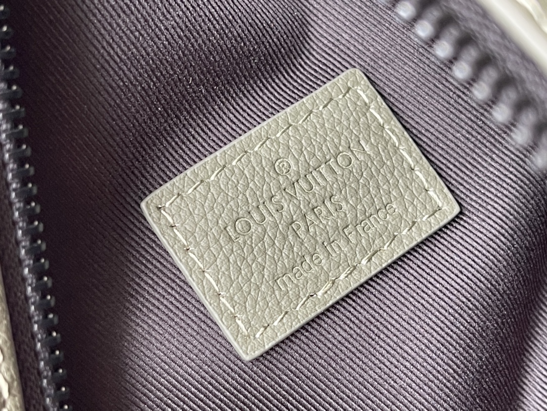 Louis Vuitton Shoulder Bag Cow Leather M