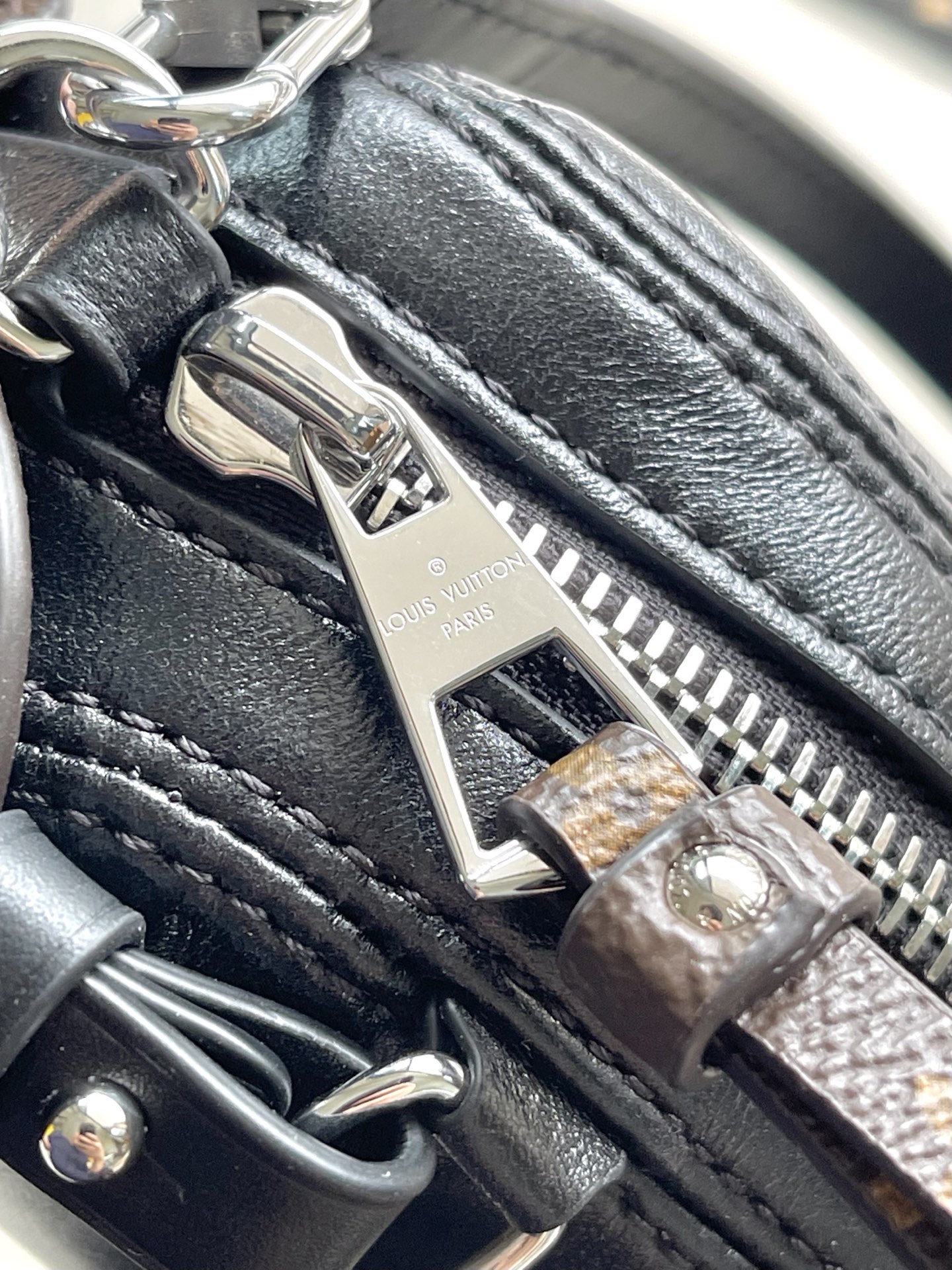 Louis Vuitton Basic Bag Sheepskin M-l