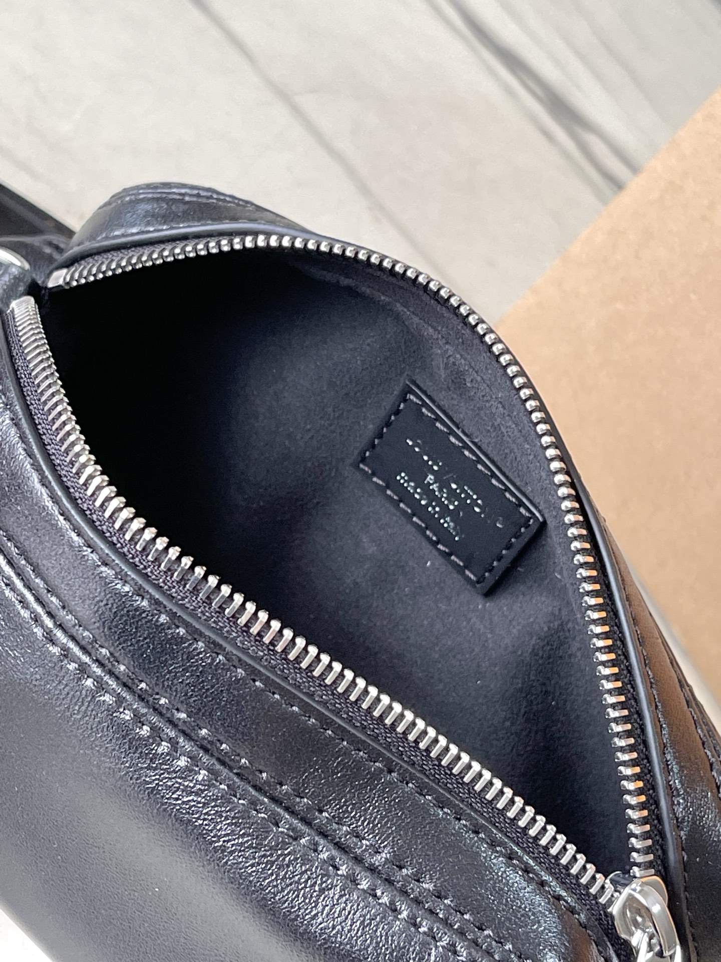 Louis Vuitton Basic Bag Sheepskin M-l