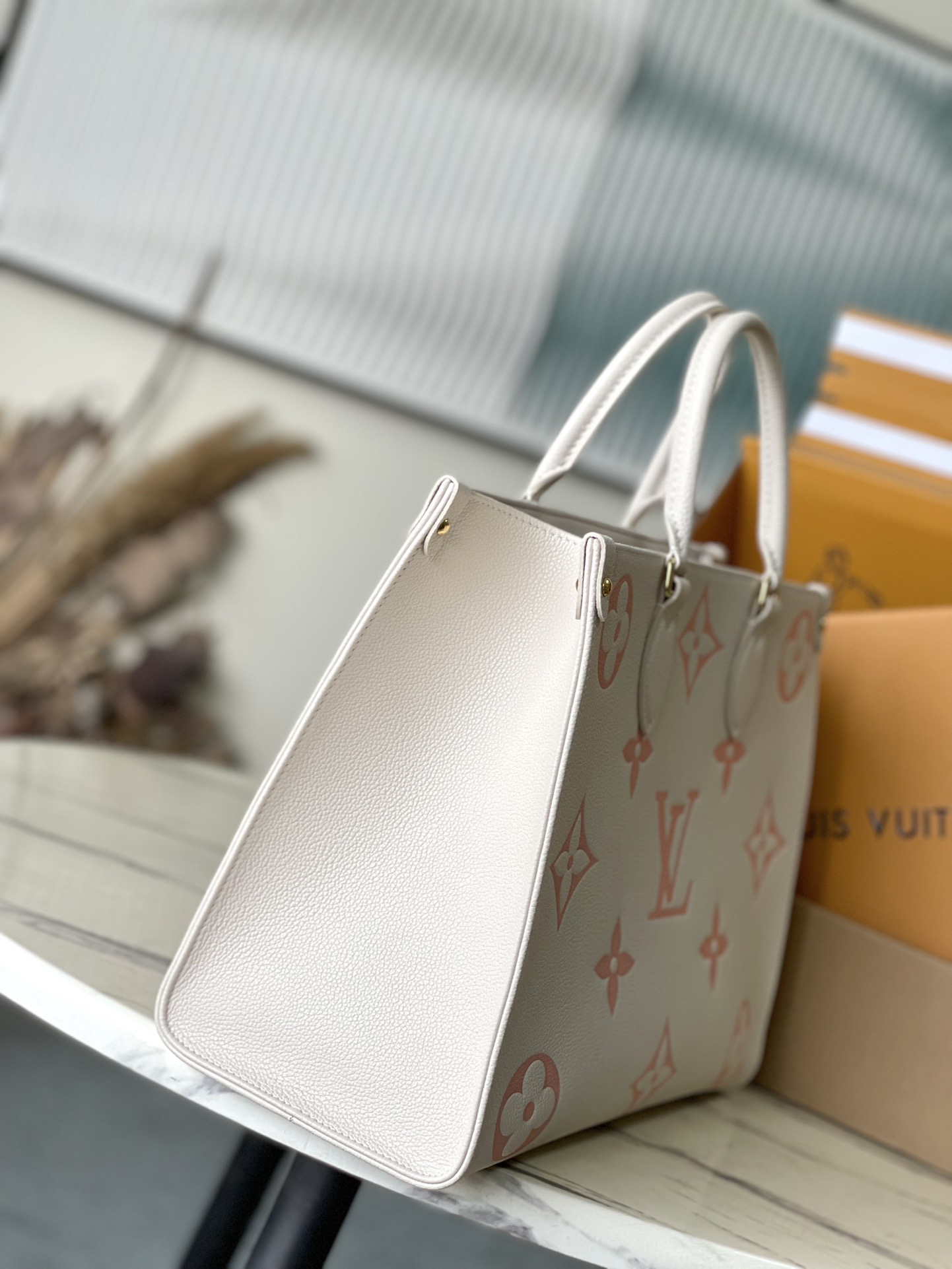 Louis Vuitton Basic Bag M