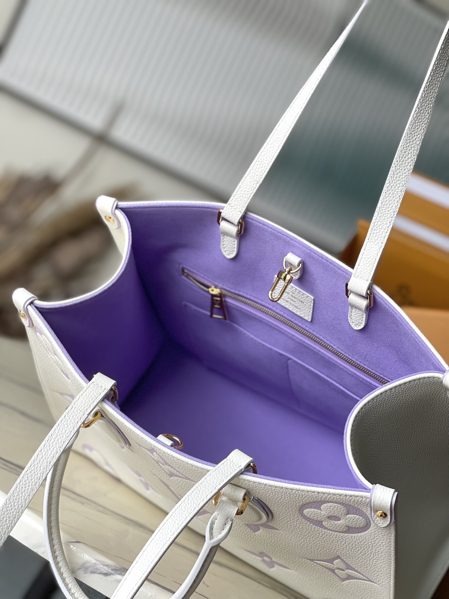 Louis Vuitton Basic Bag M