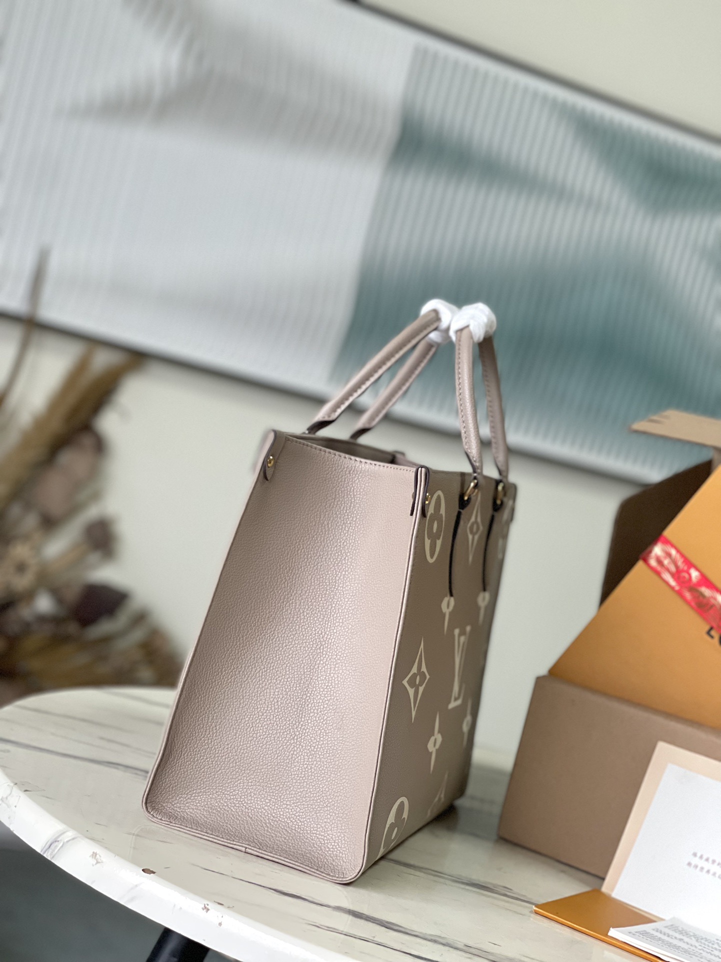 Louis Vuitton Basic Bag M