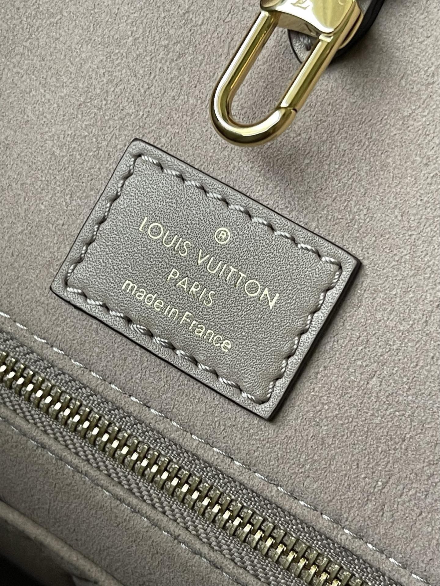 Louis Vuitton Basic Bag M