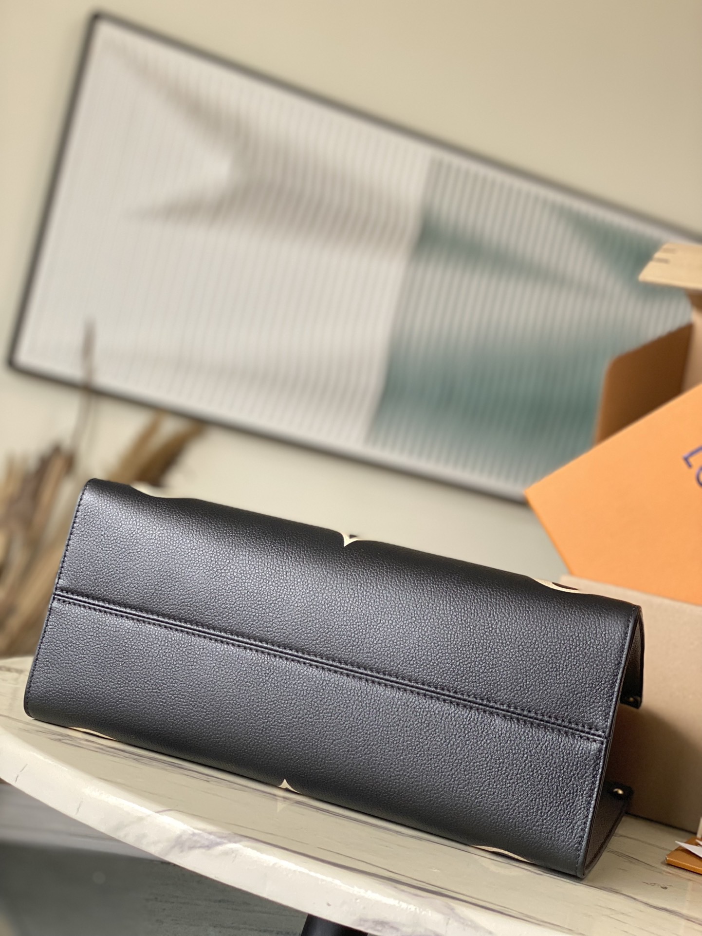 Louis Vuitton Basic Bag M