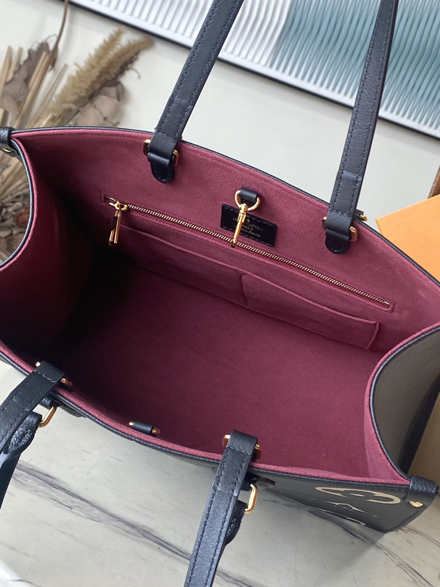 Louis Vuitton Basic Bag M