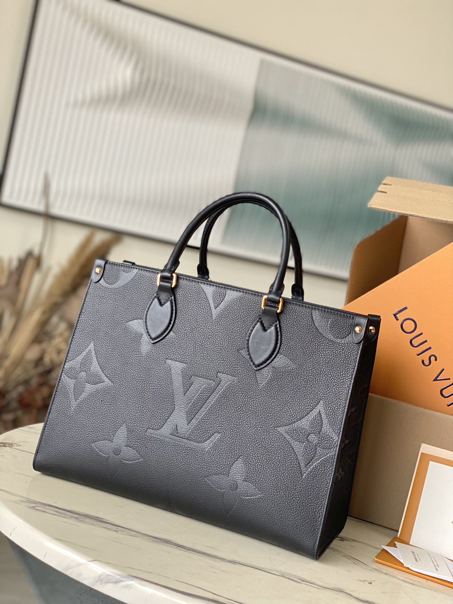 Louis Vuitton Basic Bag M