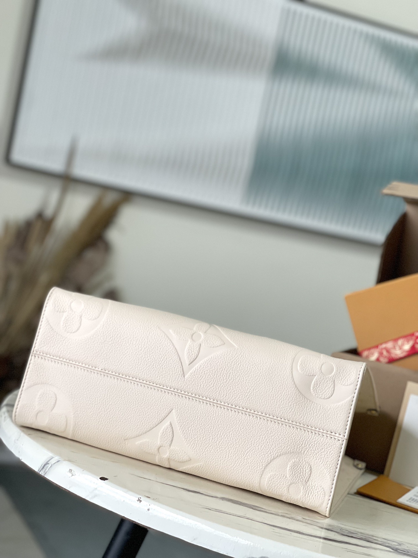 Louis Vuitton Basic Bag M