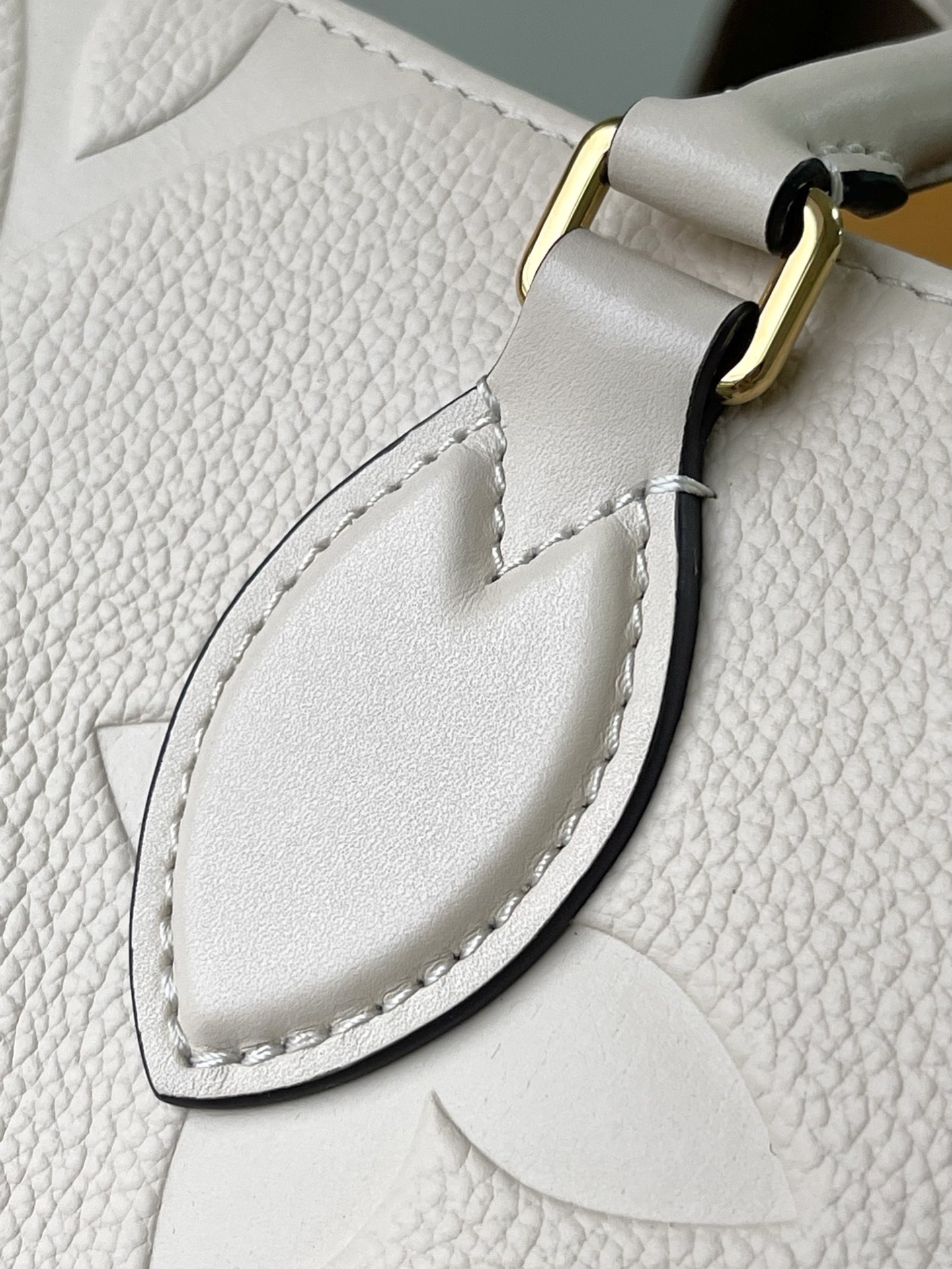 Louis Vuitton Basic Bag M